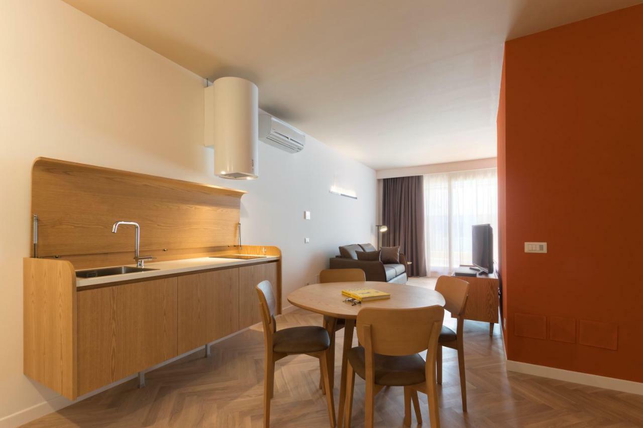 Metropolitan Aparthotel